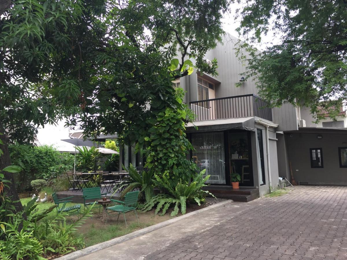 Baan Ongkharak Bed & Breakfast (Adults Only) Bangkok Buitenkant foto